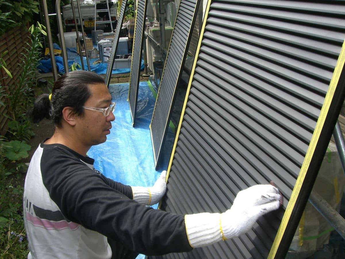 CIMG5819_R | 外壁塗装は神奈川県横浜市の塗装職人 雨戸 塗装 目荒し