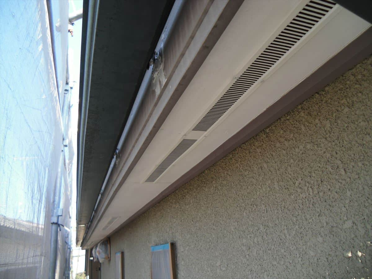 CIMG7906_R-1 | 外壁塗装は神奈川県横浜市の塗装職人 裏天井下塗り