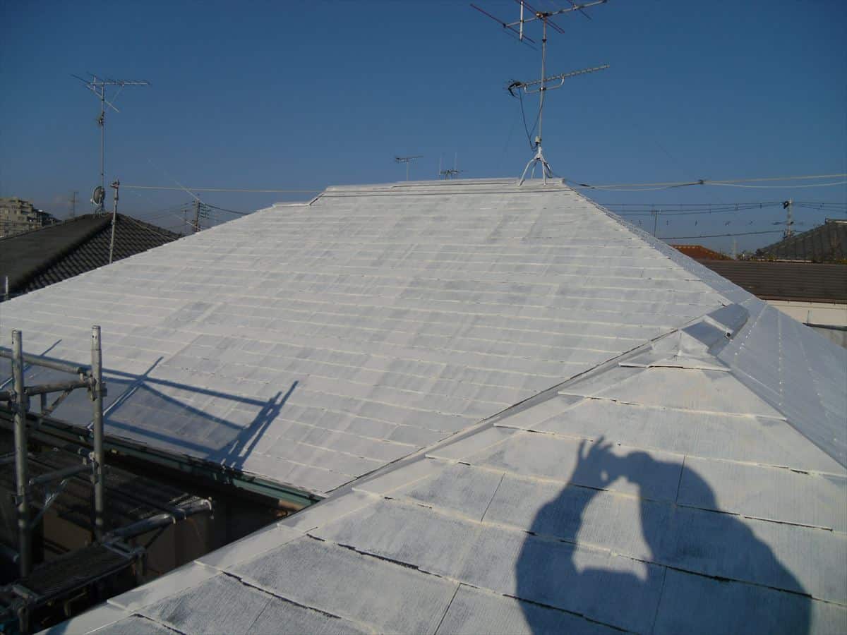CIMG7922_R | 外壁塗装は神奈川県横浜市の塗装職人 屋根遮熱下塗り