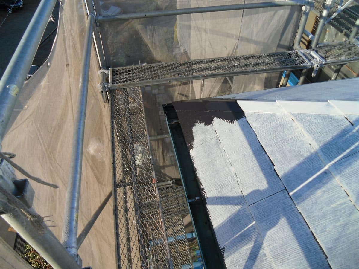 CIMG7930_R | 外壁塗装は神奈川県横浜市の塗装職人 遮熱屋根下塗り