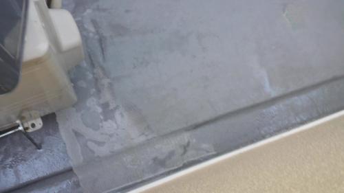 vlcsnap-20130930-10h13m25s | 外壁塗装は神奈川県横浜市の塗装職人 Close-up of an outdoor window AC unit mounted in a wall with ice and moisture on the surrounding surface. (informative)