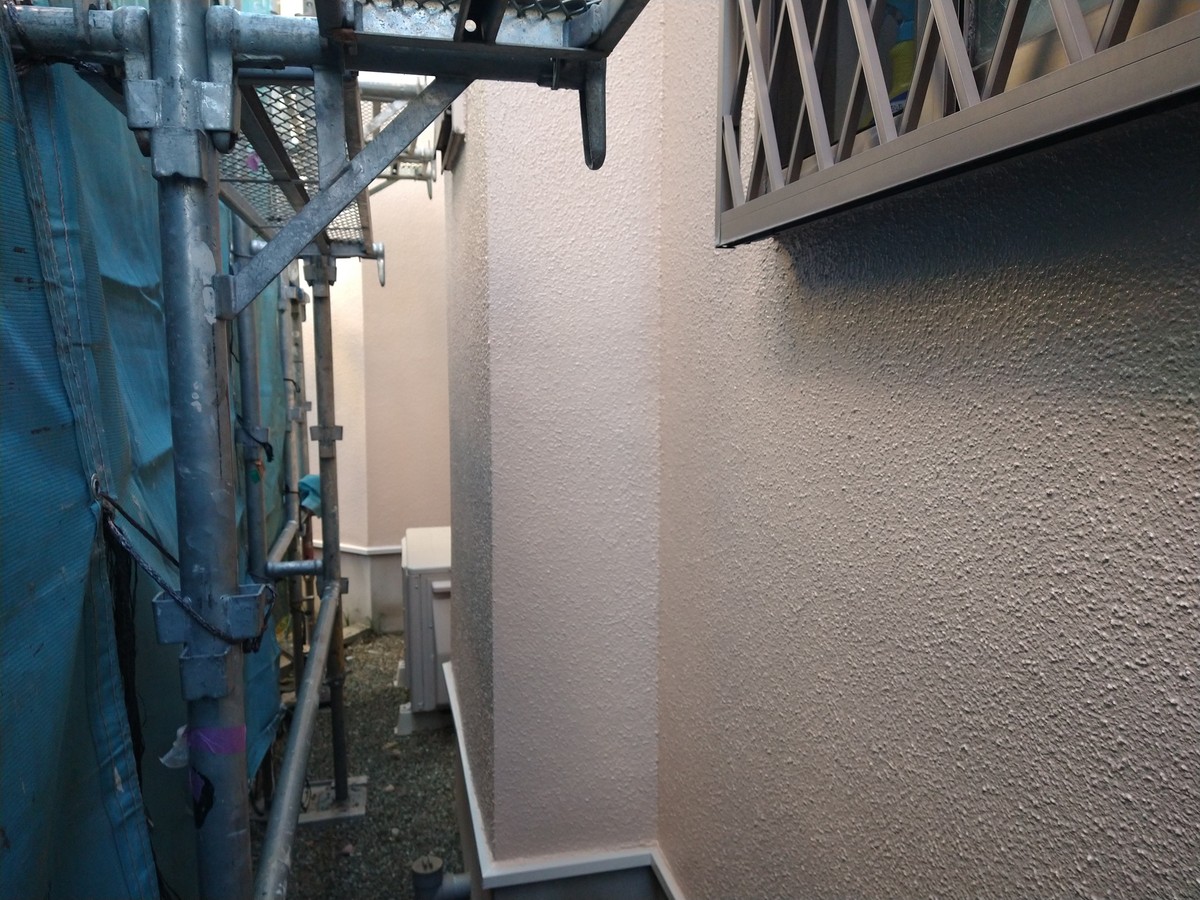 04-05_20231214_006 | 外壁塗装は神奈川県横浜市の塗装職人 建物側面のND-460外壁