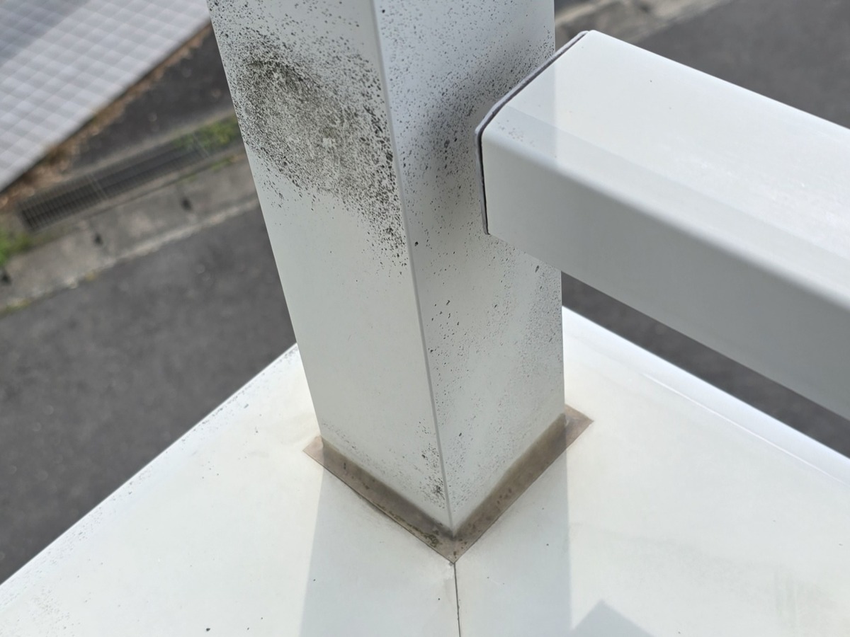 バルコニー：支柱根本施工前