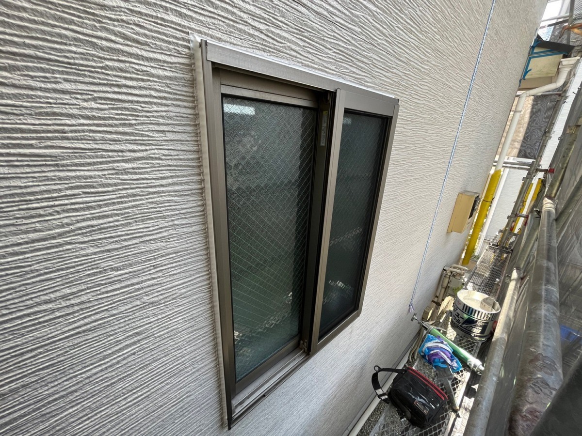 asahi-022 | 外壁塗装は神奈川県横浜市の塗装職人 サッシ廻りシール:完成