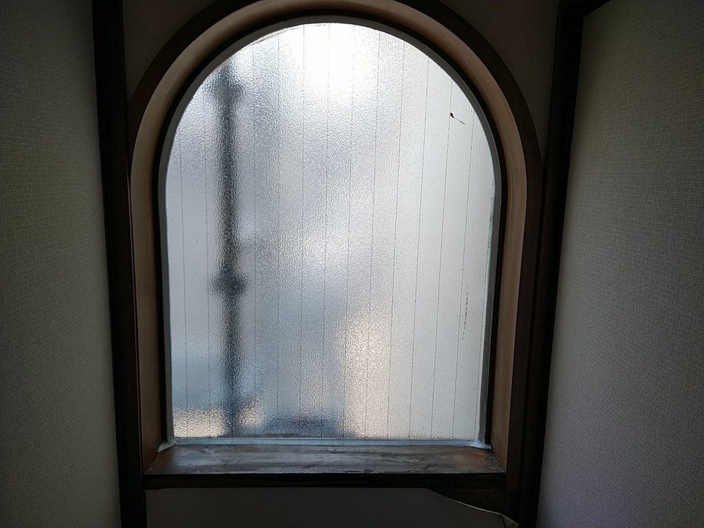 室内側のガラスシーリング施工後