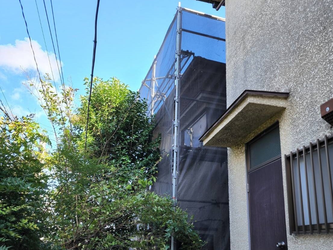 hodogaya-renovation-009 | 外壁塗装は神奈川県横浜市の塗装職人 足場と飛散防止シートの設置
