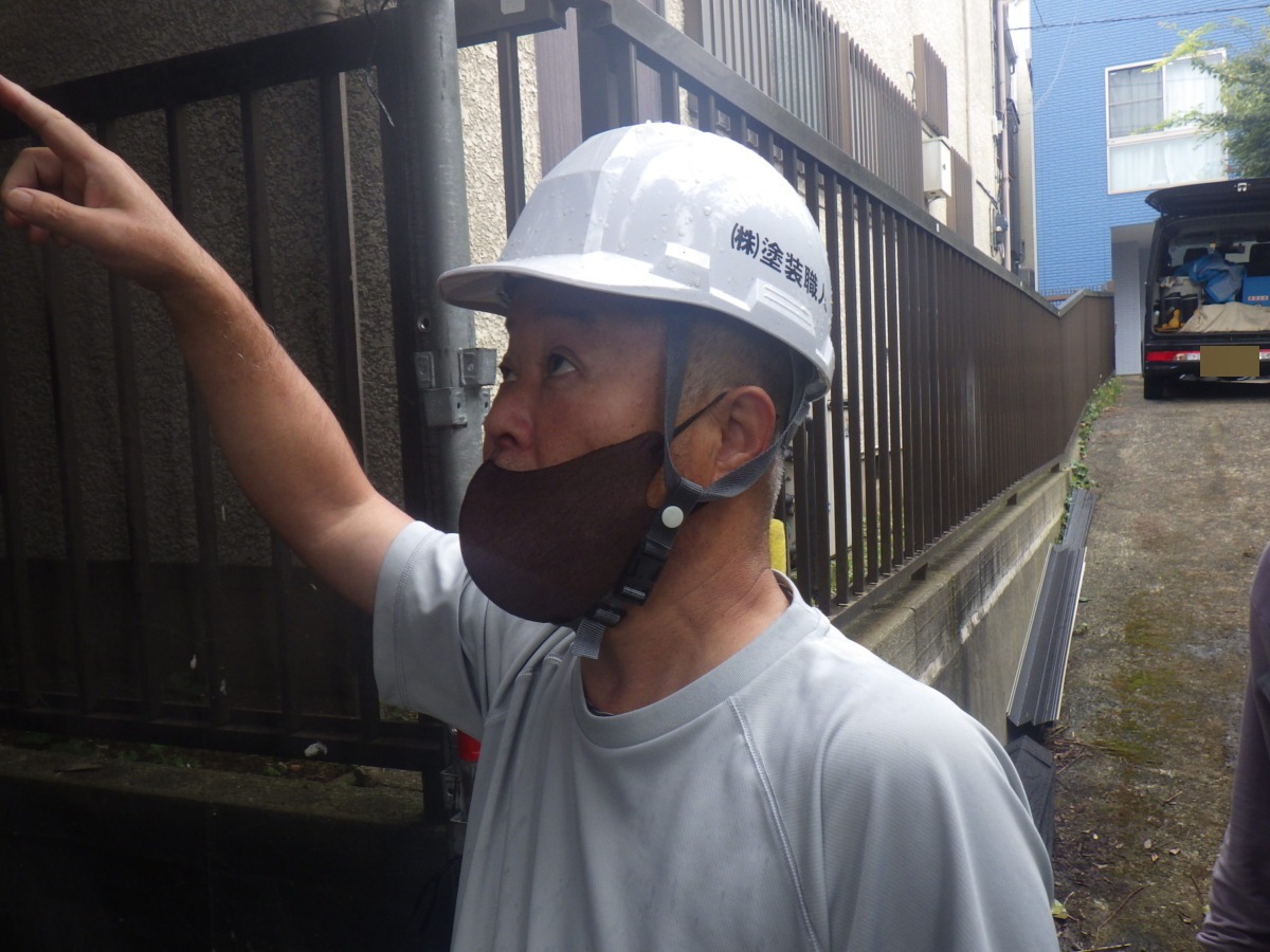 hodogaya-renovation-011-v2 | 外壁塗装は神奈川県横浜市の塗装職人 外壁の状態を確認