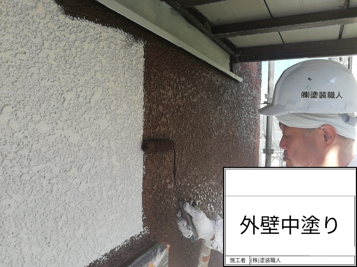 hodogaya-renovation-027-v2 | 外壁塗装は神奈川県横浜市の塗装職人 別の壁面の中塗り