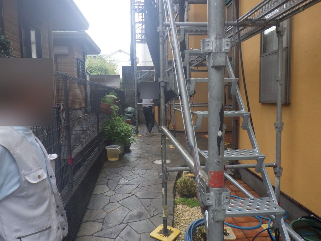 renovation-013 | 外壁塗装は神奈川県横浜市の塗装職人 作業前の建物まわりの確認