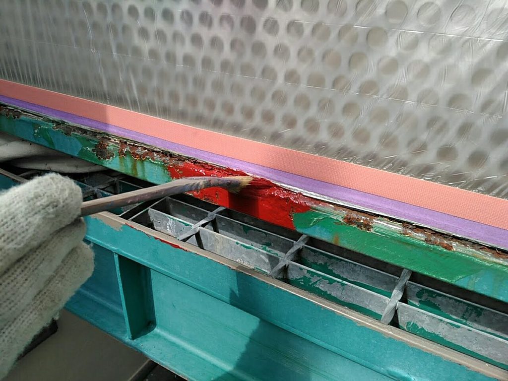 腐食部分の錆止め補修塗り