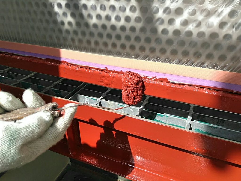 鉄骨全体の下塗り