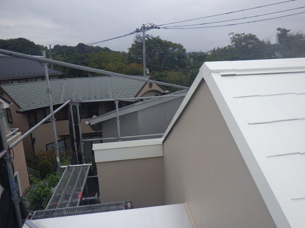 屋根・外壁の端部を確認