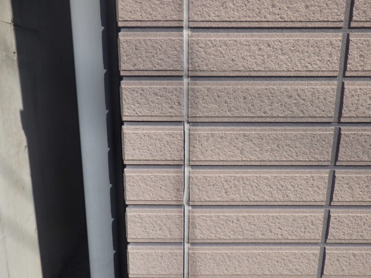 roof-wall-renovation-003 | 外壁塗装は神奈川県横浜市の塗装職人 施工前のサイディング外壁