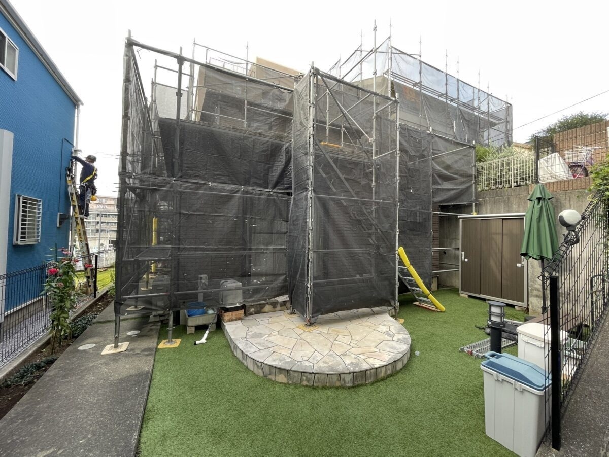 roof-wall-renovation-010 | 外壁塗装は神奈川県横浜市の塗装職人 足場と飛散防止シートの設置