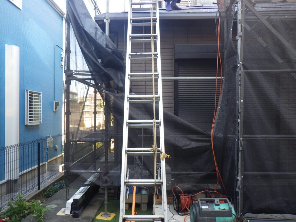 roof-wall-renovation-012 | 外壁塗装は神奈川県横浜市の塗装職人 屋根工事用の荷揚げ設備