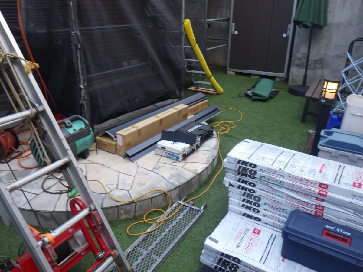 roof-wall-renovation-013 | 外壁塗装は神奈川県横浜市の塗装職人 屋根工事の資材と工具
