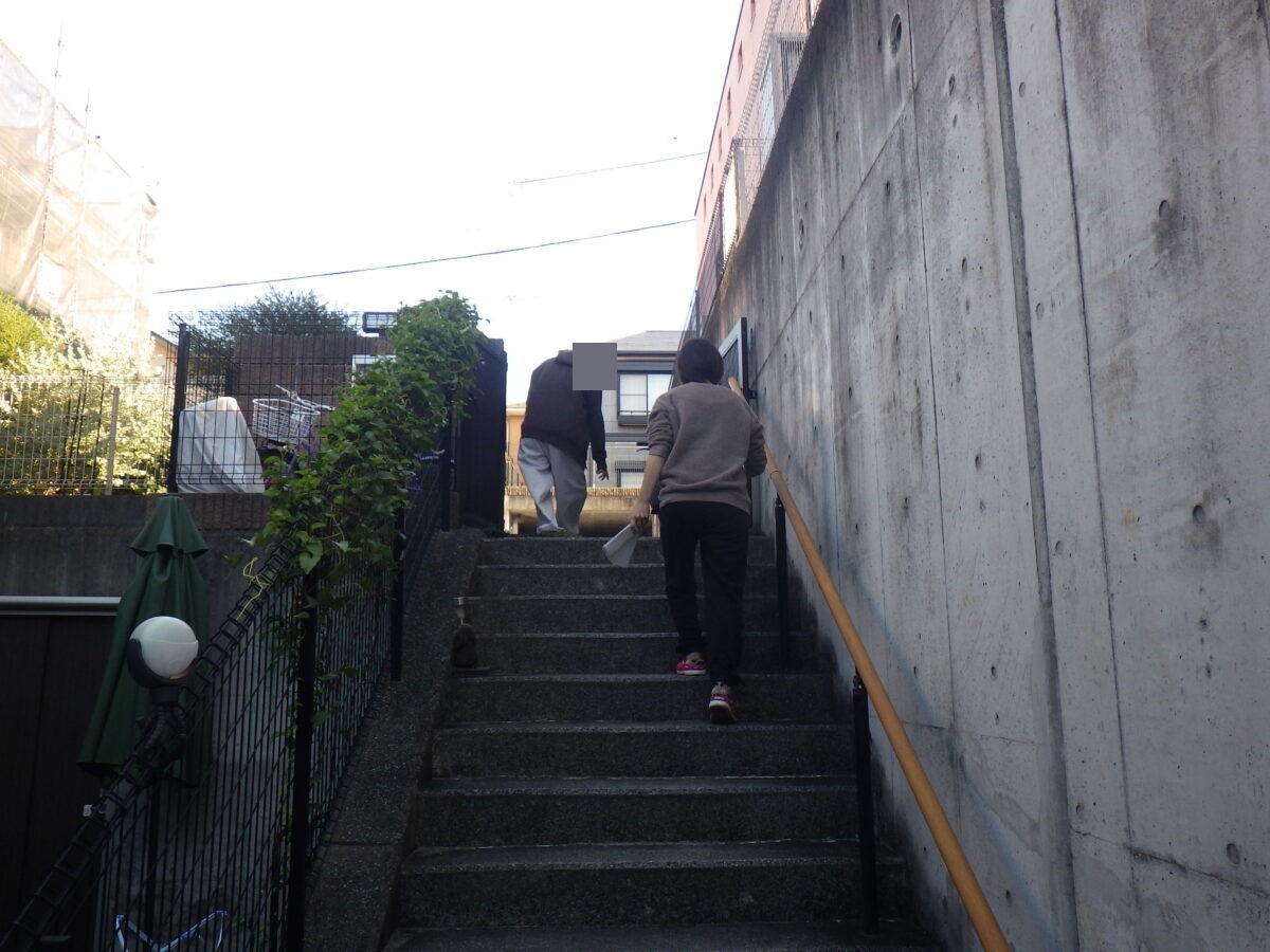 roof-wall-renovation-026 | 外壁塗装は神奈川県横浜市の塗装職人 現地での色の打ち合わせ