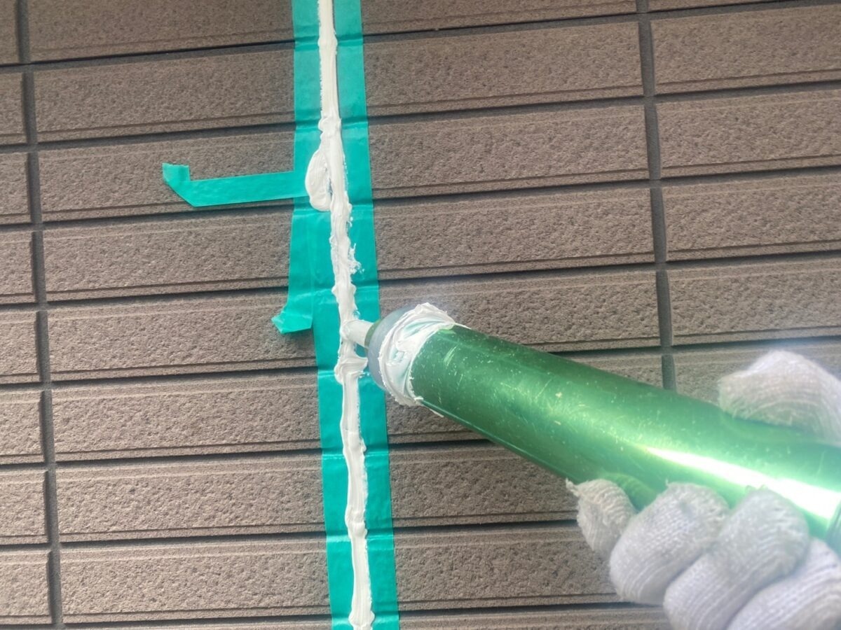 roof-wall-renovation-034 | 外壁塗装は神奈川県横浜市の塗装職人 サイディング目地への充填