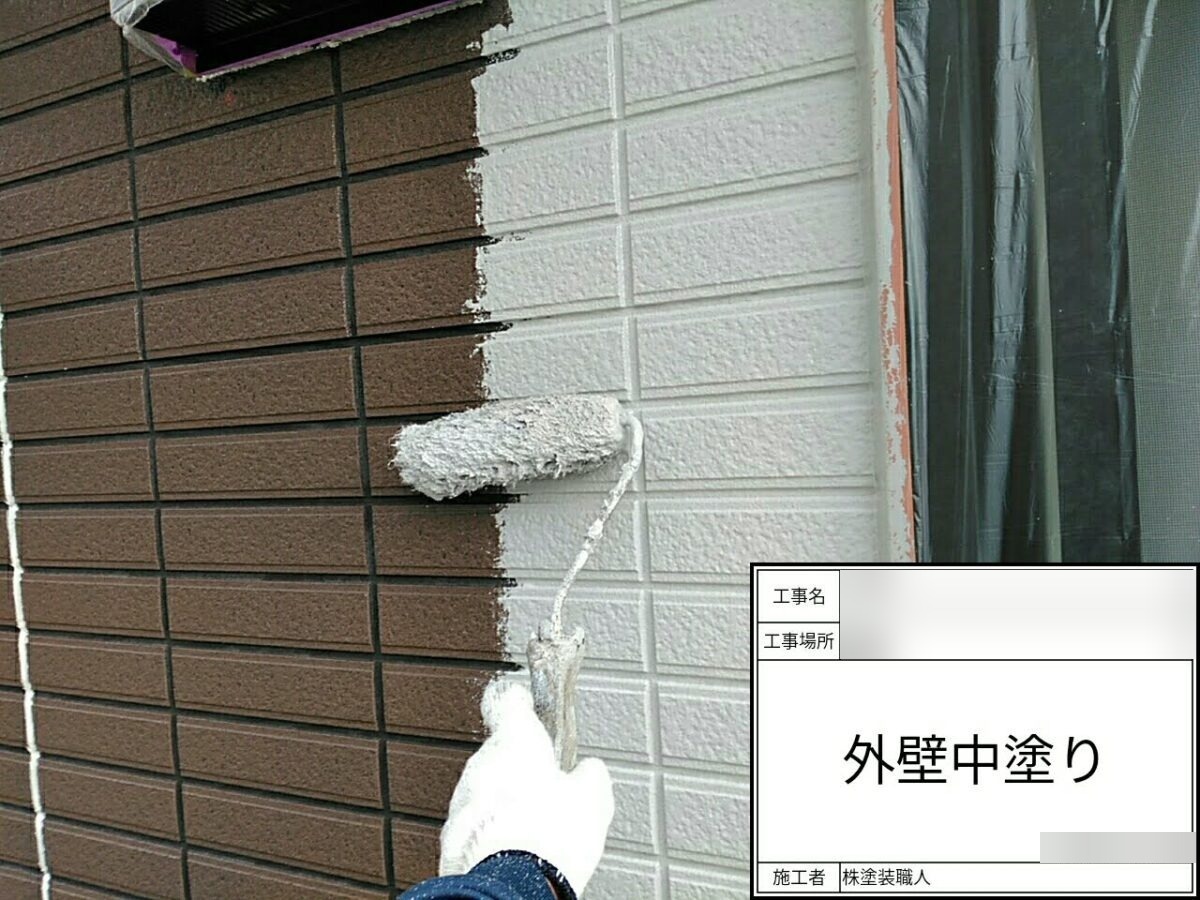 roof-wall-renovation-054 | 外壁塗装は神奈川県横浜市の塗装職人 外壁の中塗り