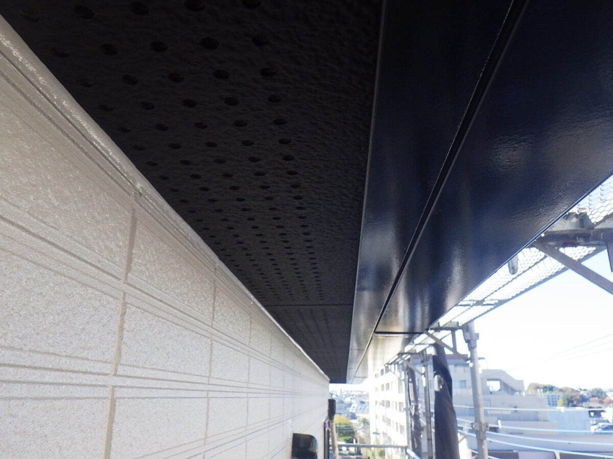 roof-wall-renovation-079 | 外壁塗装は神奈川県横浜市の塗装職人 上部の軒裏と外壁