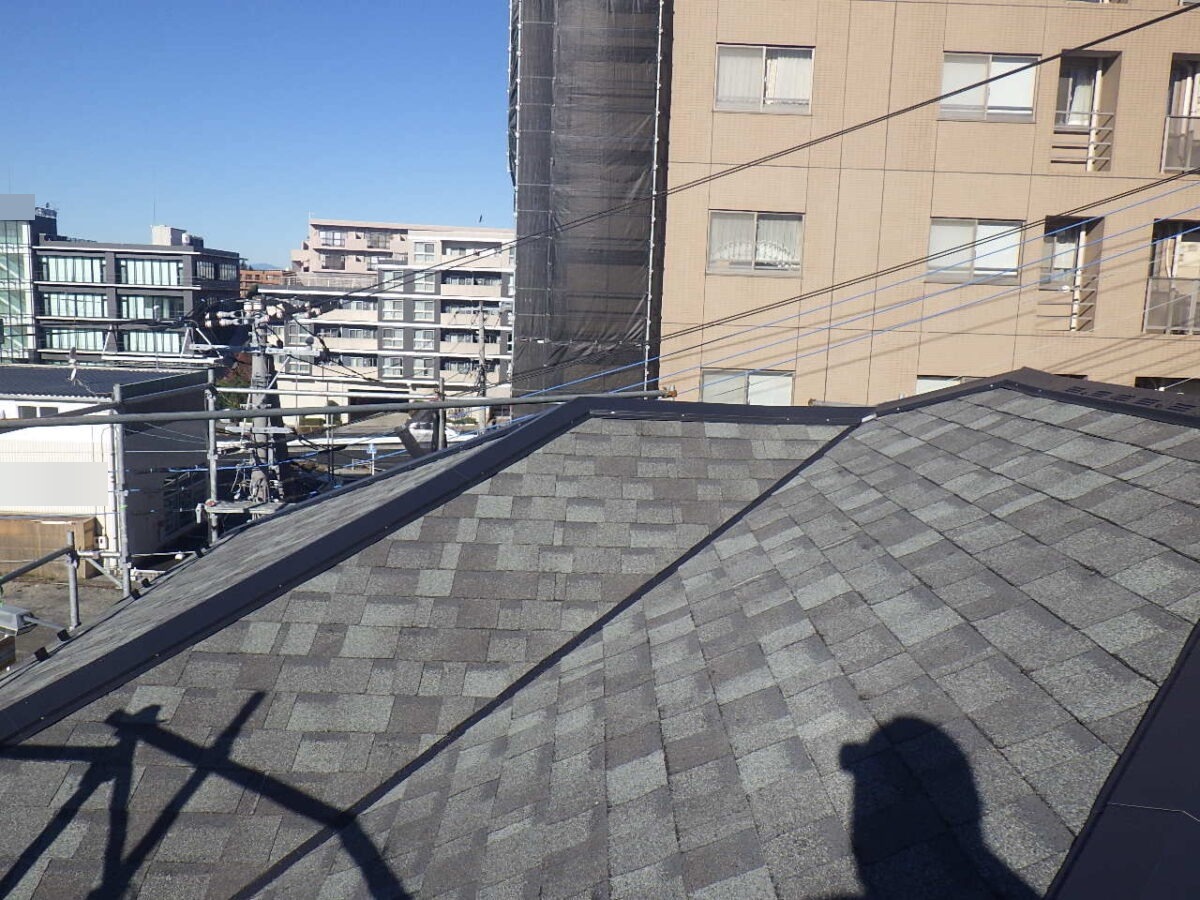 roof-wall-renovation-082 | 外壁塗装は神奈川県横浜市の塗装職人 屋根カバー工事後の屋根面