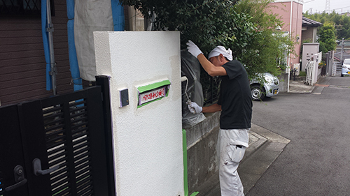 2013年9月7日　保土ヶ谷区峰岡町での塗装:門塀2