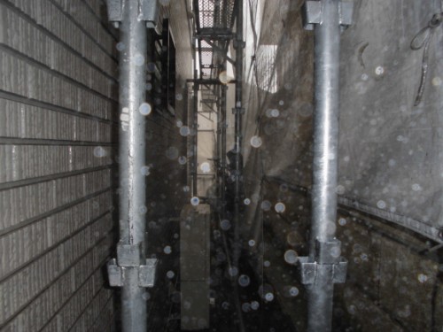 2014年1月8日　神奈川区白幡向町：外壁高圧洗浄中