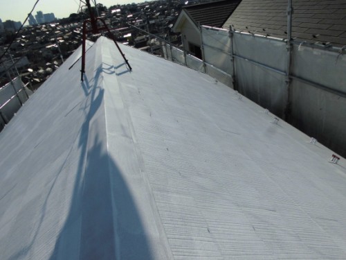 2014年1月17日　神奈川区白幡向町：屋根中塗り1回目完了