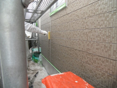 横須賀市久里浜：外壁シーラー下塗り2