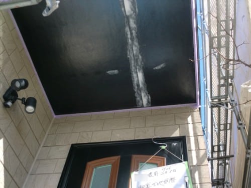 戸塚区での軒裏下地調整と下塗り、下地補修で耐久性アップ