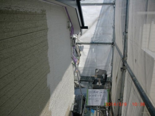 川崎市宮前区での住宅塗装、外壁中塗りと上塗りで耐久性アップ