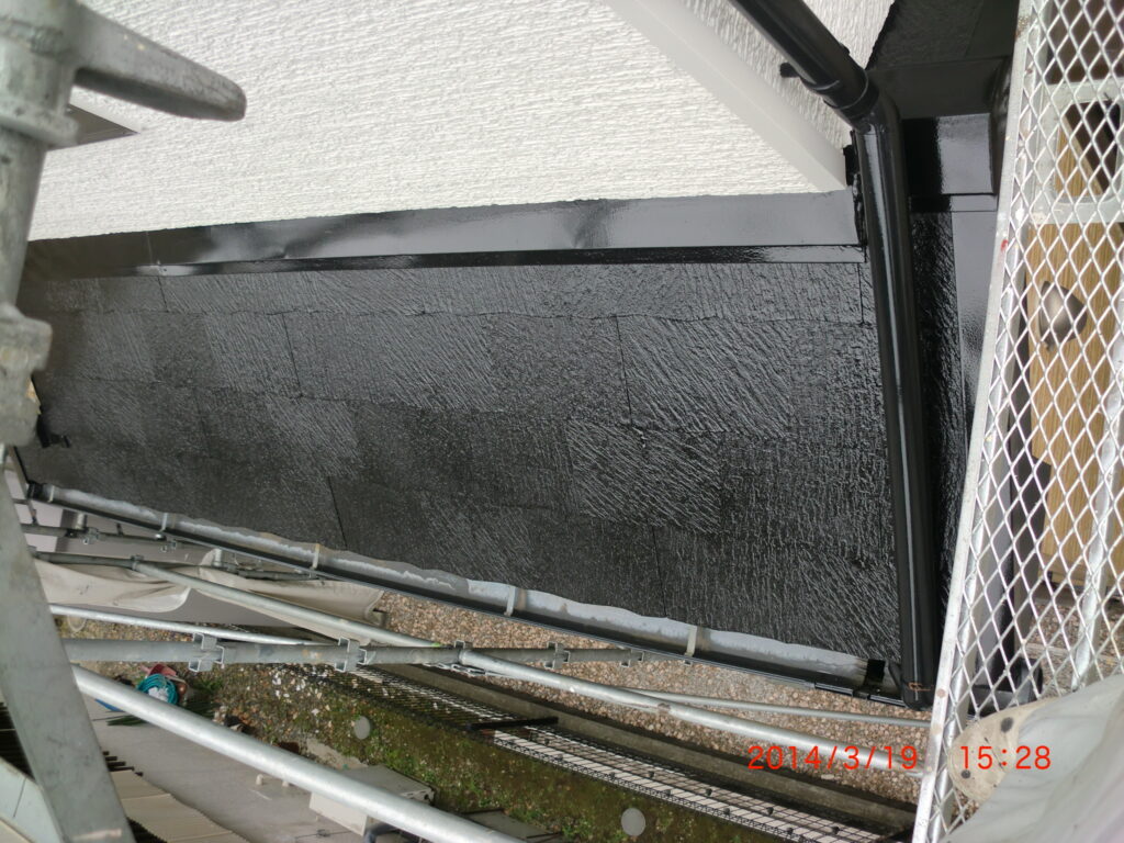 2014年3月19日　川崎市宮前区：下屋根上塗り完了