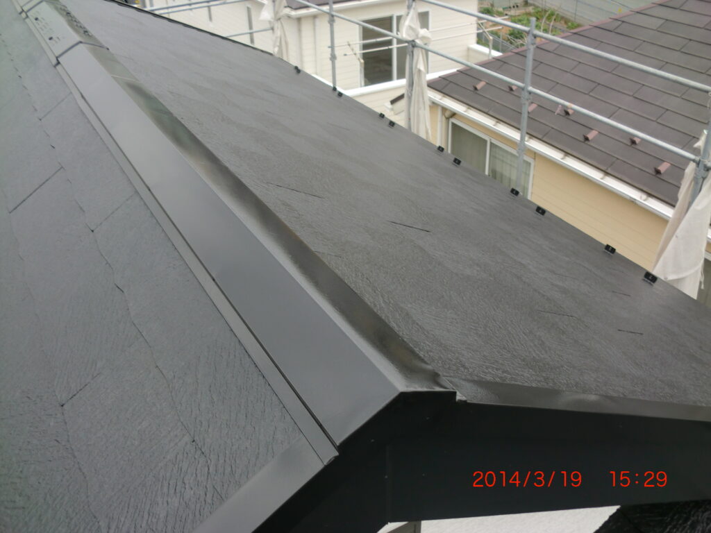 2014年3月19日　川崎市宮前区：屋根上塗り完了