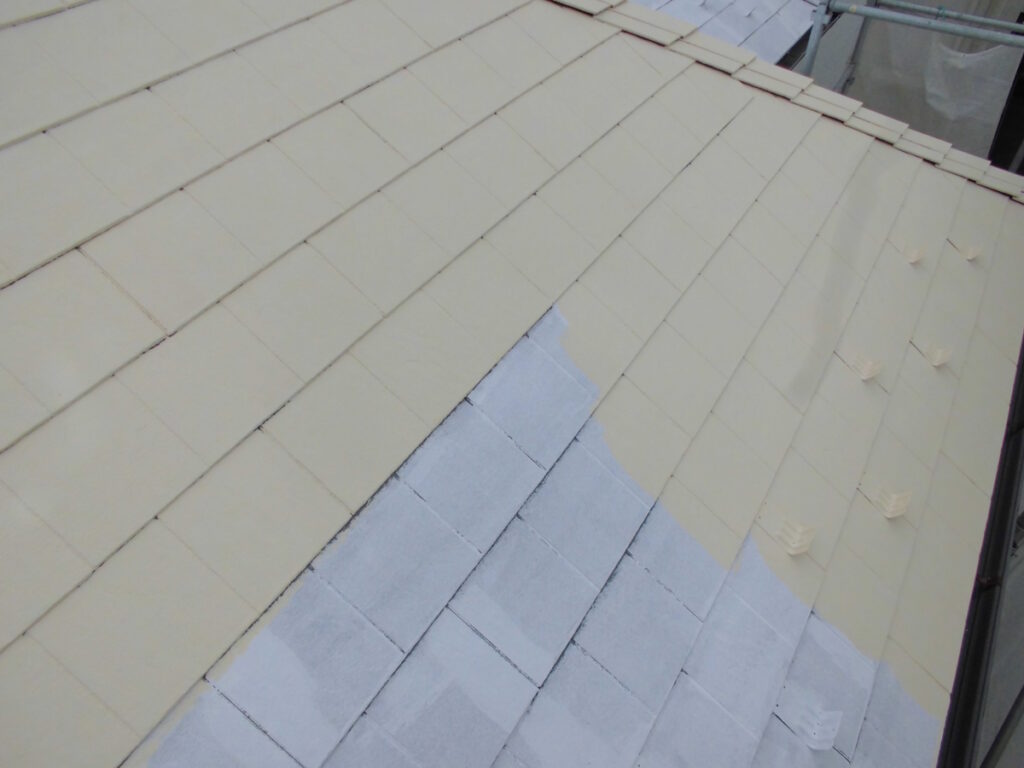 株式会社塗装職人 茅ヶ崎市矢畑:屋根中塗り2回目
