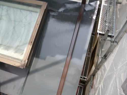 東京都大田区での下屋根トタン部塗装、遮熱塗料で省エネ
