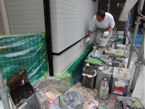 横浜市保土ヶ谷区での基礎上塗りとタッチアップ、断熱塗料で省エネ