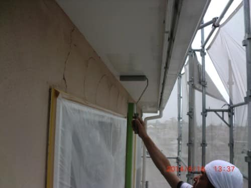 横浜市旭区での塗装工事、破風・軒下塗りと下地処理
