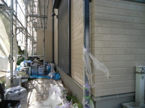 横浜市金沢区での外壁塗装、サイディング外壁・屋根上塗りと養生ばらし