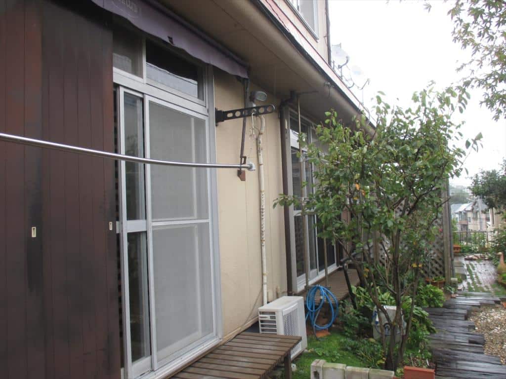 株式会社塗装職人 雨戸と外壁