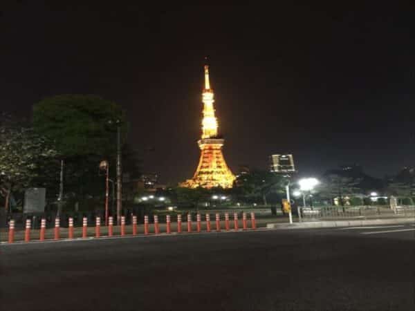 東京タワーと塗装職人