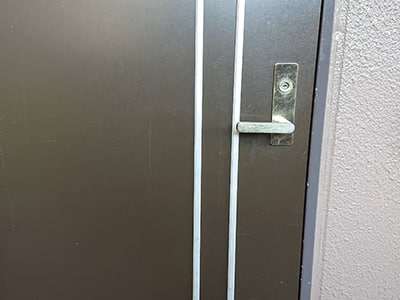 玄関ドアの消毒