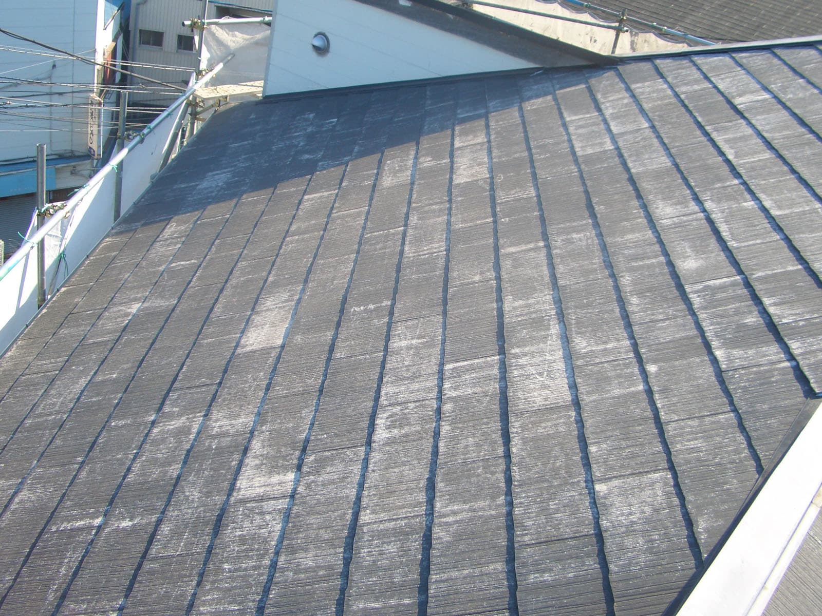高圧洗浄後のスレートコロニアル屋根