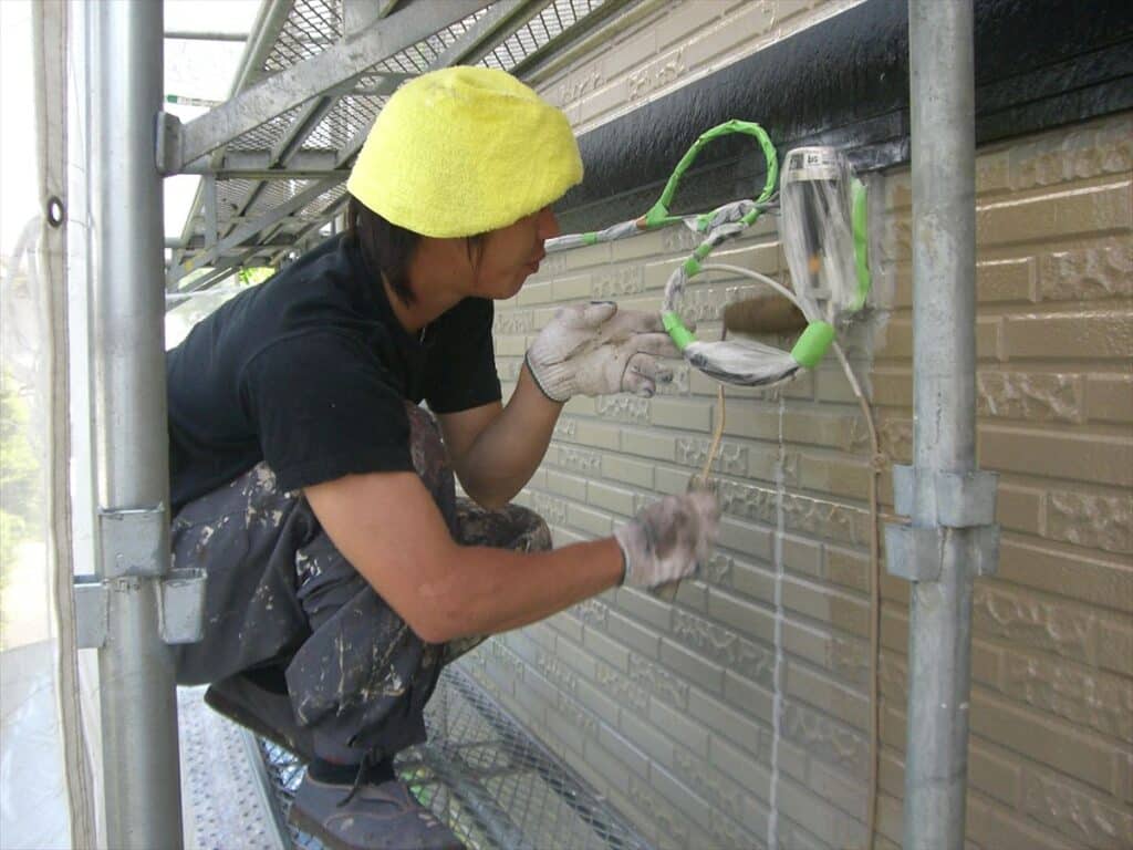 株式会社塗装職人 外壁 中塗り