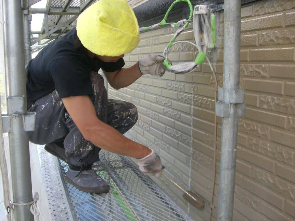 株式会社塗装職人 外壁 中塗り