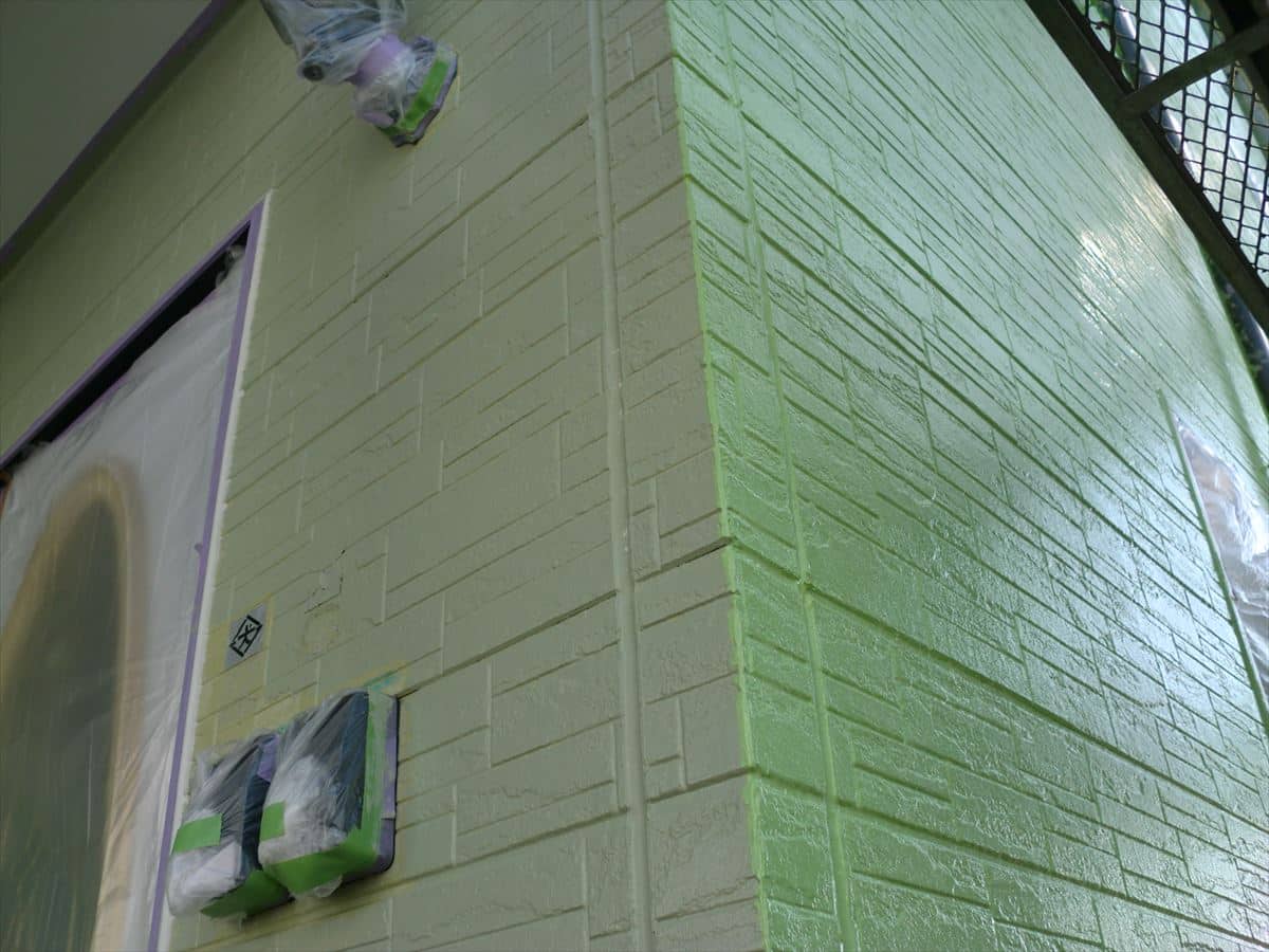 緑色の外壁塗装