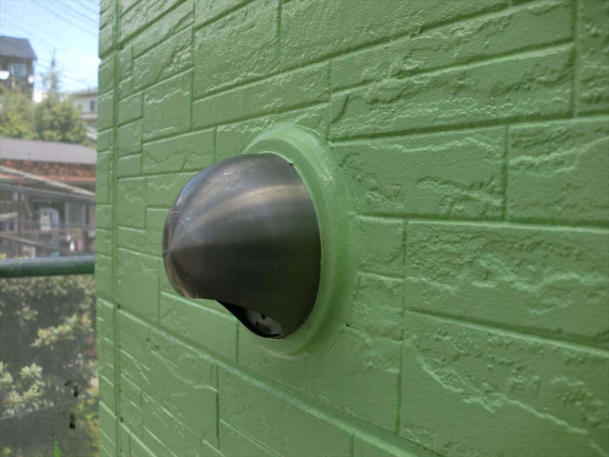 緑色塗装後の外壁