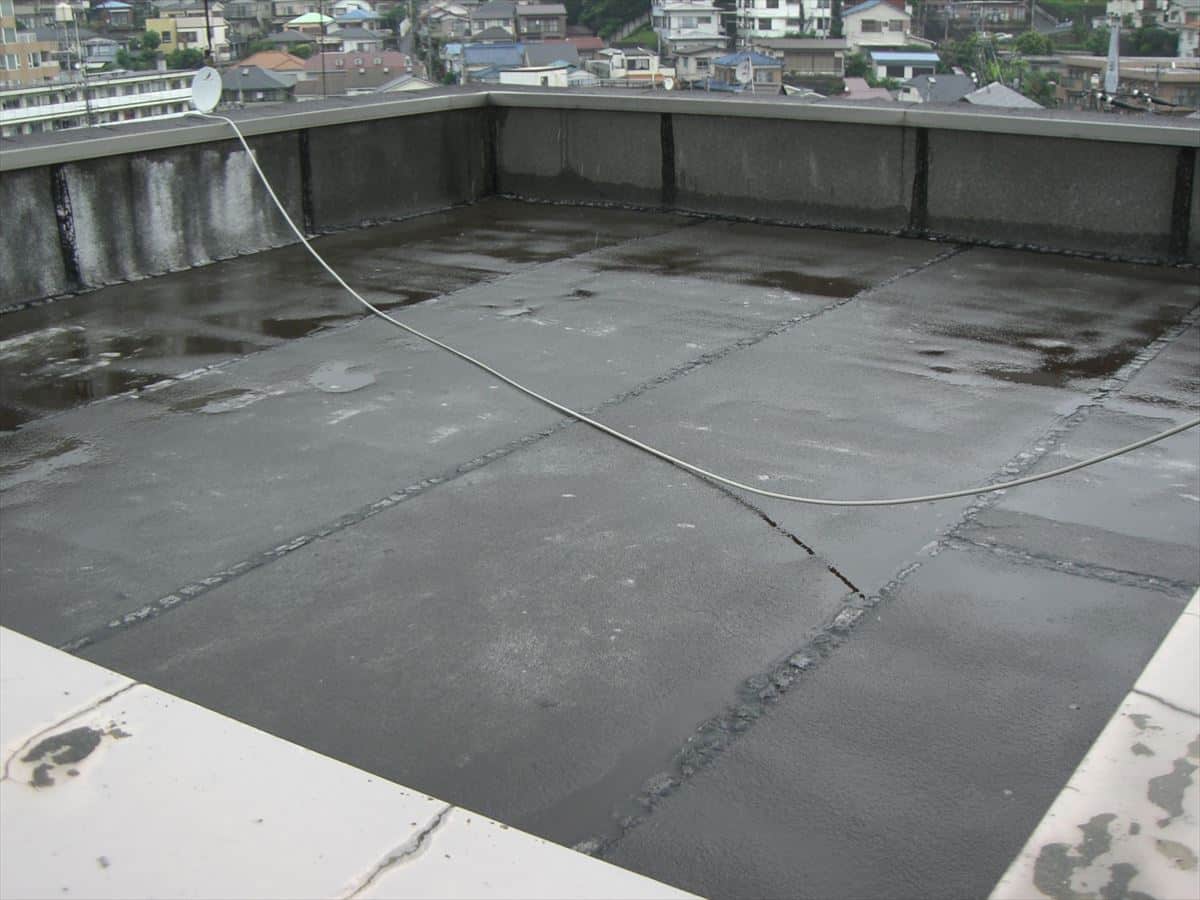 防水の劣化した屋上